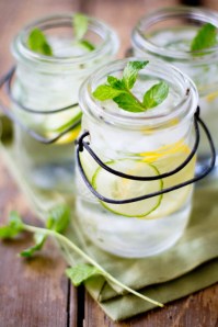 cucumber-water-mason-jar